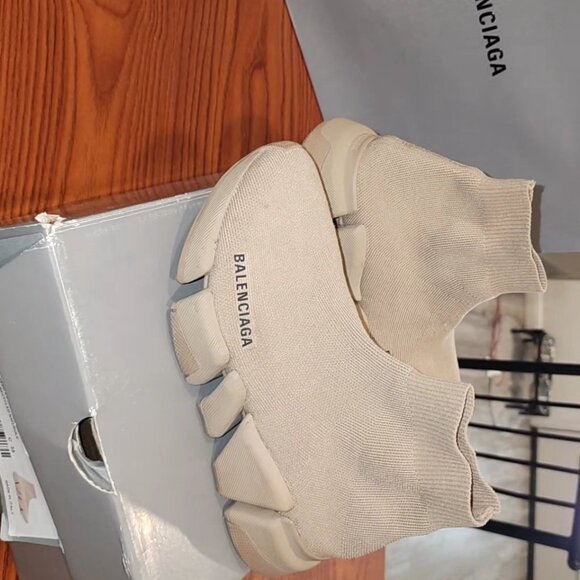 Authentic Balenciaga - Picture 4 of 6